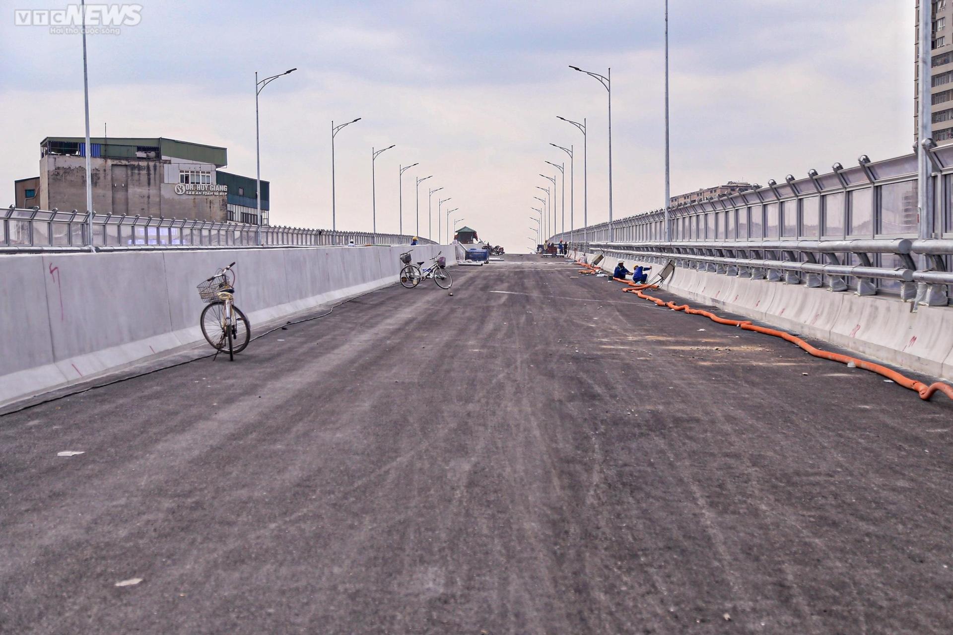 Diện mạo cầu cạn 10.000 tỷ đồng đi qua 4 quận Hà Nội trước ngày thông xe - Ảnh 5.